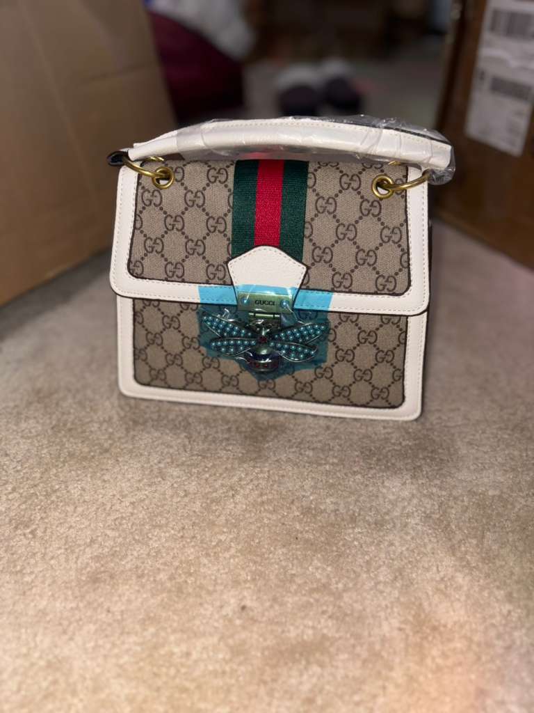 Gucci Queen Margaret White