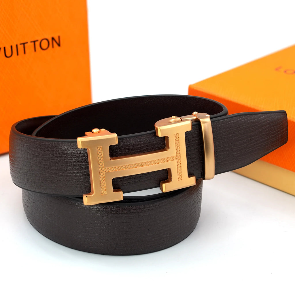 Hermès Belt and a bi-fold wallet