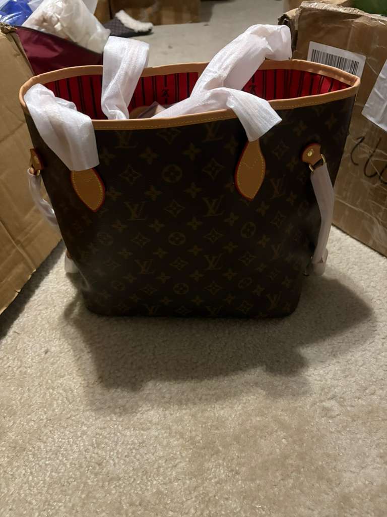 Louis Vuitton Neverfull MM Tote Bag