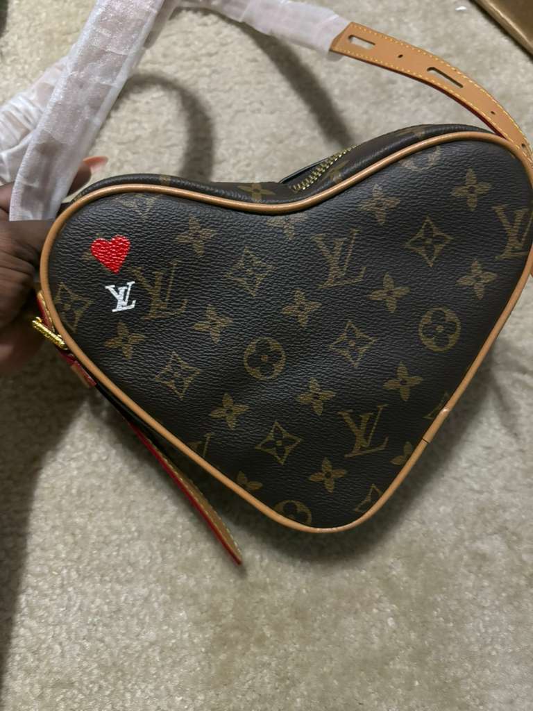 Louis Vuitton Neverfull MM Tote Bag