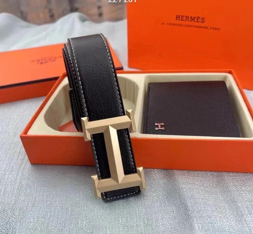 Hermès Belt and a bi-fold wallet