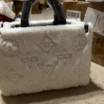 Louis Vuitton Neo Pochette Milla